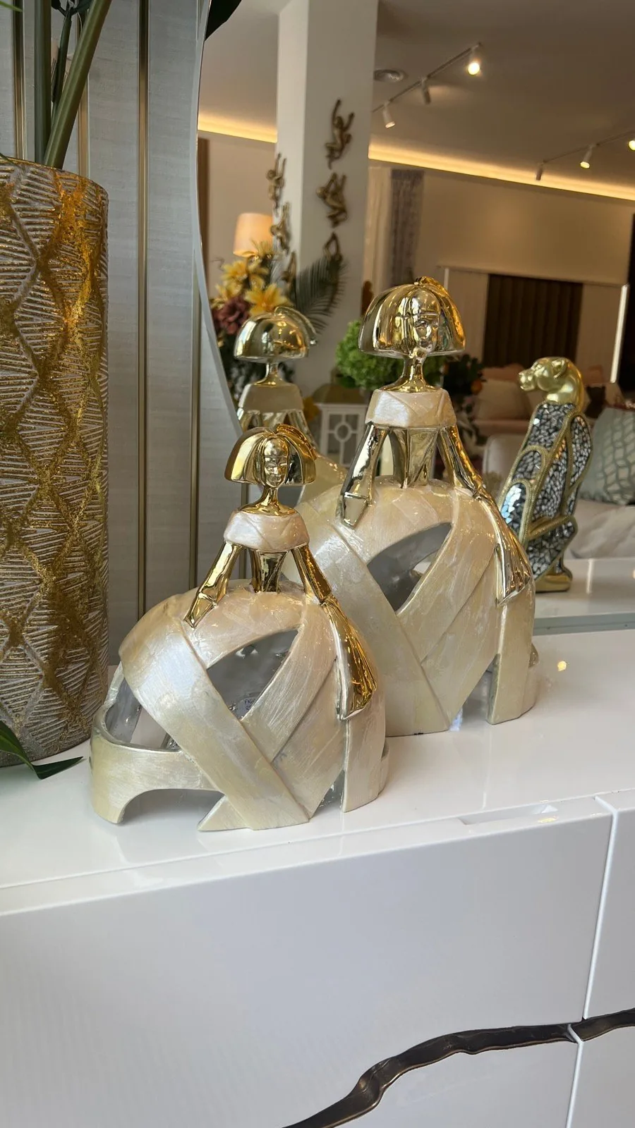 Muebles e interiores