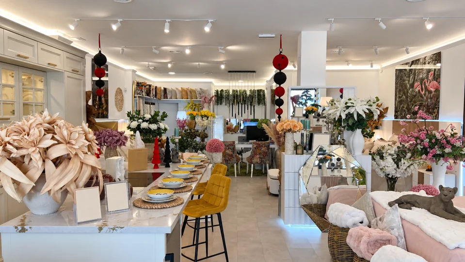 Una mirada al interior de MÁXIMO — showroom MÁXIMO en La Cala de Mijas